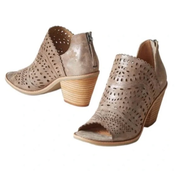 Sofft Millard leather peep toe booties / heels - Picture 2 of 5